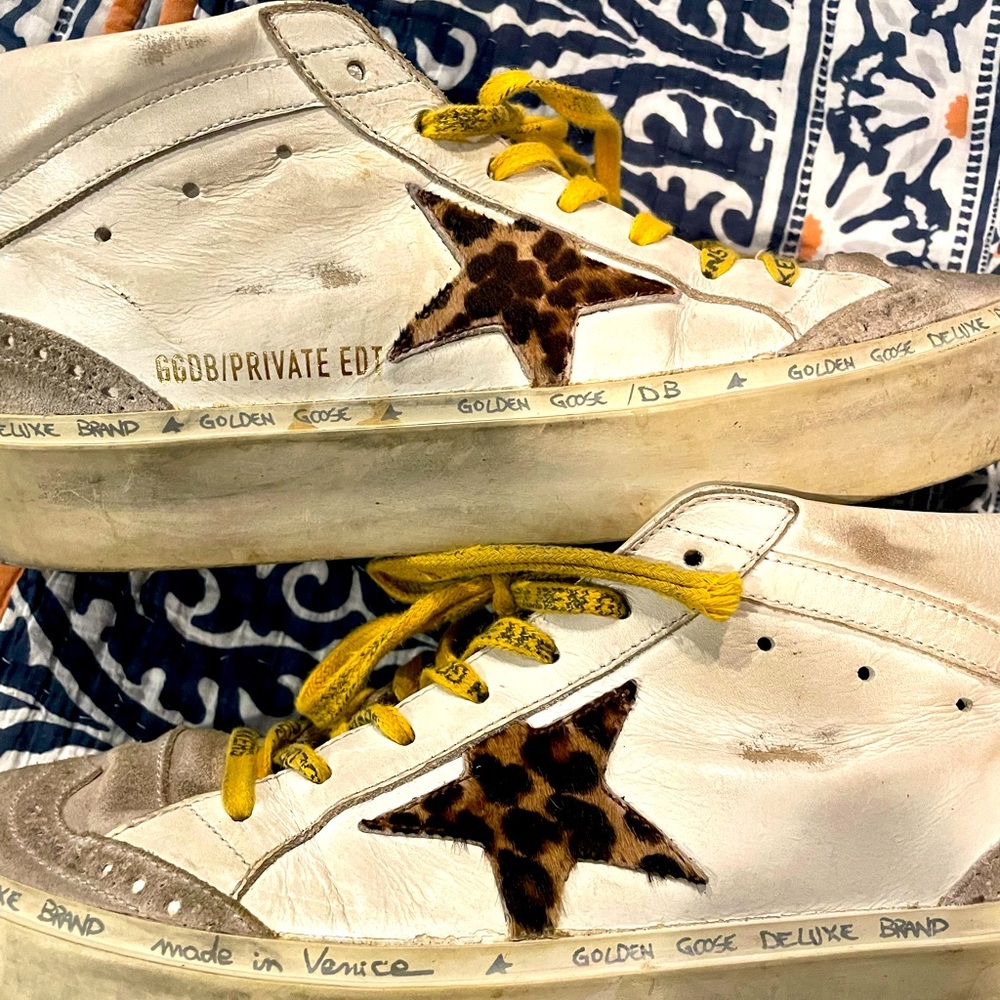 Golden Goose in good shape. Sz7. Lots of life left.I don’t have box anymore.⭐️